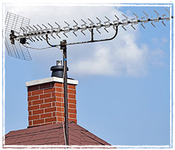 Antenna  direttiva dotata di rotore per la ricezione televisiva
